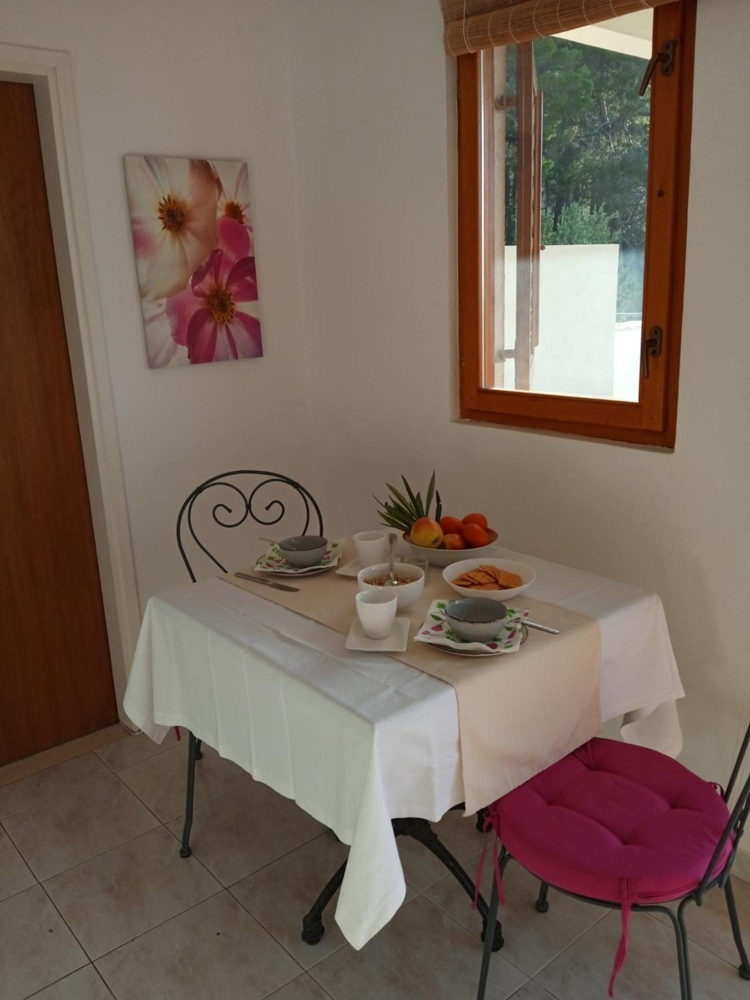 Apartmani Nila Sveta Nedelja  Room photo